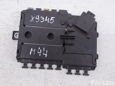 Mercedes-Benz A2055402850 C-CLASS (W205) 2015 Fuse Box - Image 1