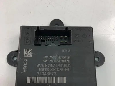 Volvo 31343873 V40 Hatchback 2017 Unidad de control de puertas - Imagen 1