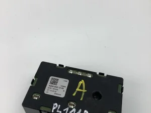 Mercedes-Benz A2059051205 C-CLASS (W205) 2017 Amplificador de TV