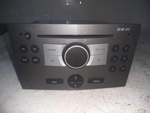 Opel 13121798 COMBO Box Body / Estate 2005 Radio / lecteur CD