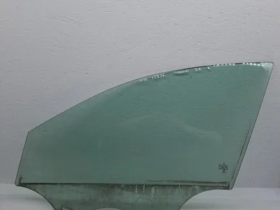 Mercedes-Benz C-CLASS (W205) 2015 Vitre de porte Right Front - Image 1