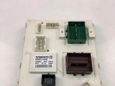 Volvo 32320214AA V60 2022 Unité de commande centrale pour système de confort - Image 1