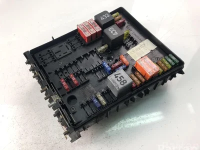 Volkswagen 1K0937125 GOLF PLUS (5M1, 521) 2011 Boîte à fusibles - Image 1