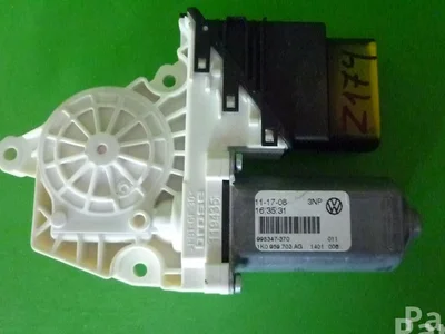 Volkswagen 1K0 959 703 AG / 1K0959703AG GOLF V (1K1) 2008 Moteur de lève-vitre Left Rear - Image 1