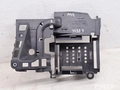 Mercedes-Benz A2055453040 C-CLASS (W205) 2015 Otras partes interiores - Imagen 1