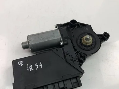 Audi 8E0959802A A4 (8E2, B6) 2004 Motor para subida de ventanas - Imagen 1