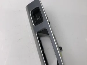 Volvo 8663819 V50 (MW) 2010 Выключатель электростекло подъемника