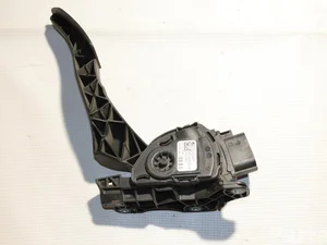 Volvo 31255477 XC60 2009 Pedał gazu