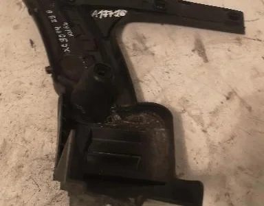 Volvo 08620567 XC90 I 2005 Support pour pare-chocs - Image 1