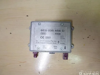 Audi 8E0 035 456 D / 8E0035456D A4 (8K2, B8) 2008 Amplificateur d'antenne - Image 1