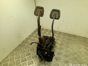 Mercedes-Benz W110 200D 1965 Pédale de frein