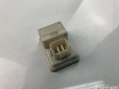 Toyota 85942-02060 / 8594202060 RAV 4 IV (_A4_) 2016 Relais - Image 1