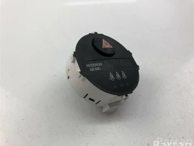 Toyota 83950-0D100 / 839500D100 YARIS (_P13_) 2012 Éclairage d'urgence / interrupteur de danger - Image 1