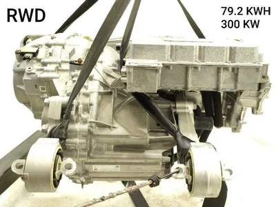 Porsche EBF, 9J1901153D, 0EG901106, EBF112760 Taycan 2023 Silnik kompletny - Zdjęcie 1