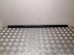 Mercedes-Benz A 295 730 33 00 / A2957303300 EQE V295 2022 Décoration de cadre de verre porte