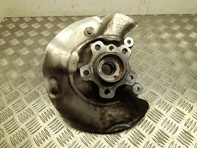 BMW 6890172 2 U06 Active Tourer 2022 Logement de roulement de roue Right Front - Image 1