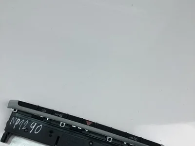 Audi 8V0925301NG A3 (8V1, 8VK) 2016 Éclairage d'urgence / interrupteur de danger - Image 1