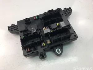 Opel 365927271 ASTRA J 2012 Boîte à fusibles