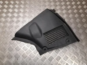 Mercedes-Benz A 206 830 13 00 / A2068301300 C-Class estate (S206) 2022 Garniture de capot d'essuie glace