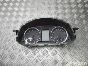 Toyota 83800-0ZV61 / 838000ZV61 AURIS (_E18_) 2015 Deska rozdzielcza km/h