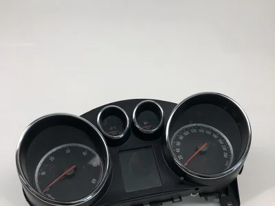 Opel 13374893 ASTRA J 2011 Tableau de bord - Image 1