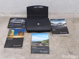 Mercedes-Benz C-CLASS (W205) 2016 Service book