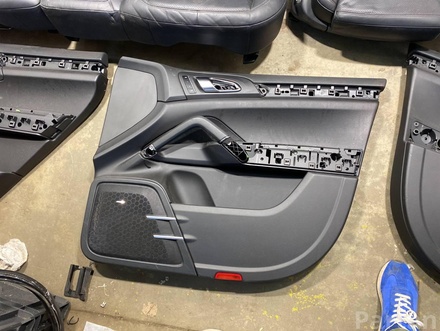 PORSCHE CAYENNE (92A) 2011 Set of seats  Door trim panel Armrest 