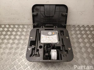 Renault 997501153R Clio V 2023 Tool box