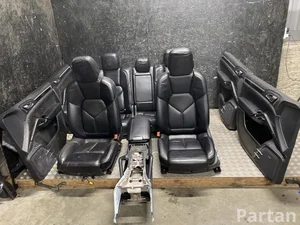 Porsche CAYENNE (92A) 2017 Sėdynių komplektas Durų panelė Porankis