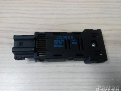 Mercedes-Benz A 222 982 00 04 / A2229820004 CLA Coupe (C117) 2014 Filtre de suppression - Image 1