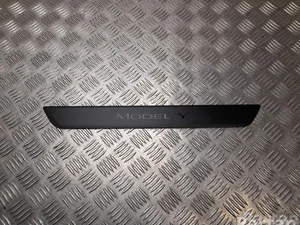Tesla 1494301-00-B / 149430100B Model Y 2021 Bordure de seuil de porte