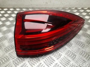 Porsche 7P5 945 208 P / 7P5945208P CAYENNE (92A) 2017 Taillight Right
