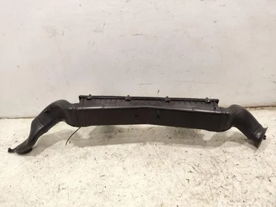 Porsche 970.110.021.02, 970.110.27101, 970.110.265.10, 970.110.113.11, 970.110.251.02 / 97011002102, 97011027101, 97011026510, 97011011311, 97011025102 PANAMERA (970) 2015 Prise d'air / Conduit d'air d'admission - Image 1