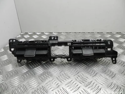 Toyota 55670-02370 / 5567002370 COROLLA Saloon (_E18_, ZRE17_) 2018 Évent - Image 1