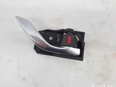 Mercedes-Benz KD53T8314 C-CLASS (W205) 2015 Poignet de porte Right Rear - Image 1