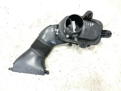 Maserati 670031925, 670034627, 670034628, 670101256 LEVANTE 2017 Obudowa filtra powietrza - Zdjęcie 1