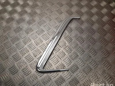 Mercedes-Benz 111 690 04 89 / 1116900489 W110 200D 1965 C-support extérieur - Image 1