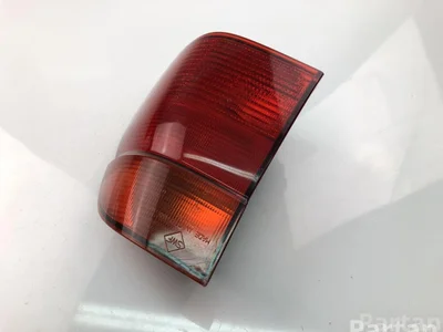 BMW 8371324 5 (E39) 2002 Feu arrière - Image 1