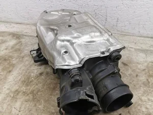 Mercedes-Benz A6510902501, A645090008 C-CLASS (W205) 2015 Boîtier de filtre à air