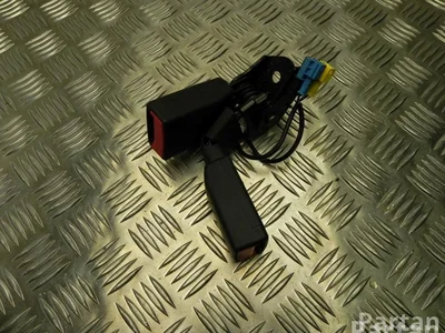 Mercedes-Benz A 176 860 04 69 / A1768600469 A-CLASS (W176) 2013 Boucle de ceinture de sécurité - Image 1