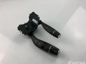 Mercedes-Benz 10105720-03 / 1010572003 KLASA E (W213) 2017 Przyciski na kierownicy