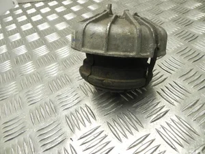 Mercedes-Benz A 639 241 04 13 / A6392410413 VITO / MIXTO Box (W639) 2006 Support moteur