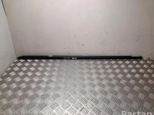 Porsche 95B 837 475 E / 95B837475E MACAN (95B) 2023 Décoration de cadre de verre porte