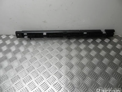 Mercedes-Benz A 231 680 01 56 / A2316800156 SL (R231) 2015 Garniture /moulage - Image 1