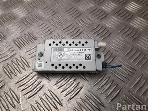 Tesla 1852821-00-E / 185282100E Model Y 2025 Усилитель антенны