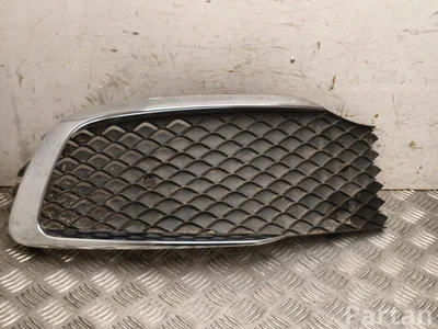 Mercedes-Benz A4478840800 EQV (W447) 2020 Grill - Image 1