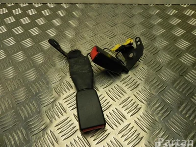 Mercedes-Benz A204 860 26 69 / A2048602669 C-CLASS (W204) 2008 Boucle de ceinture de sécurité - Image 1