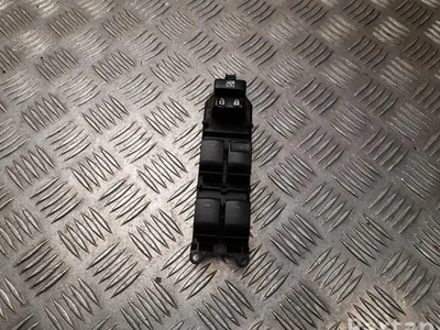 Toyota 84040-12180 / 8404012180 PRIUS PLUS (_W4_) 2019 Bouton de lève-vitre Right Front - Image 1