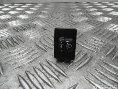 Toyota 8415202090 C-HR (_X1_) 2022 Réglage de la hauteur de l'interrupteur - Image 1