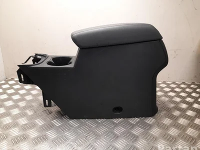 Seat 575 863 243 / 575863243 ATECA (KH7) 2021 Accoudoir - Image 1